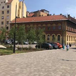 Season 2 Хостел